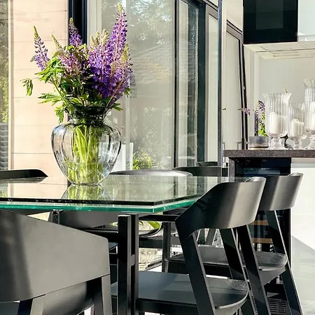 3 Bedroom Gorgeous In *